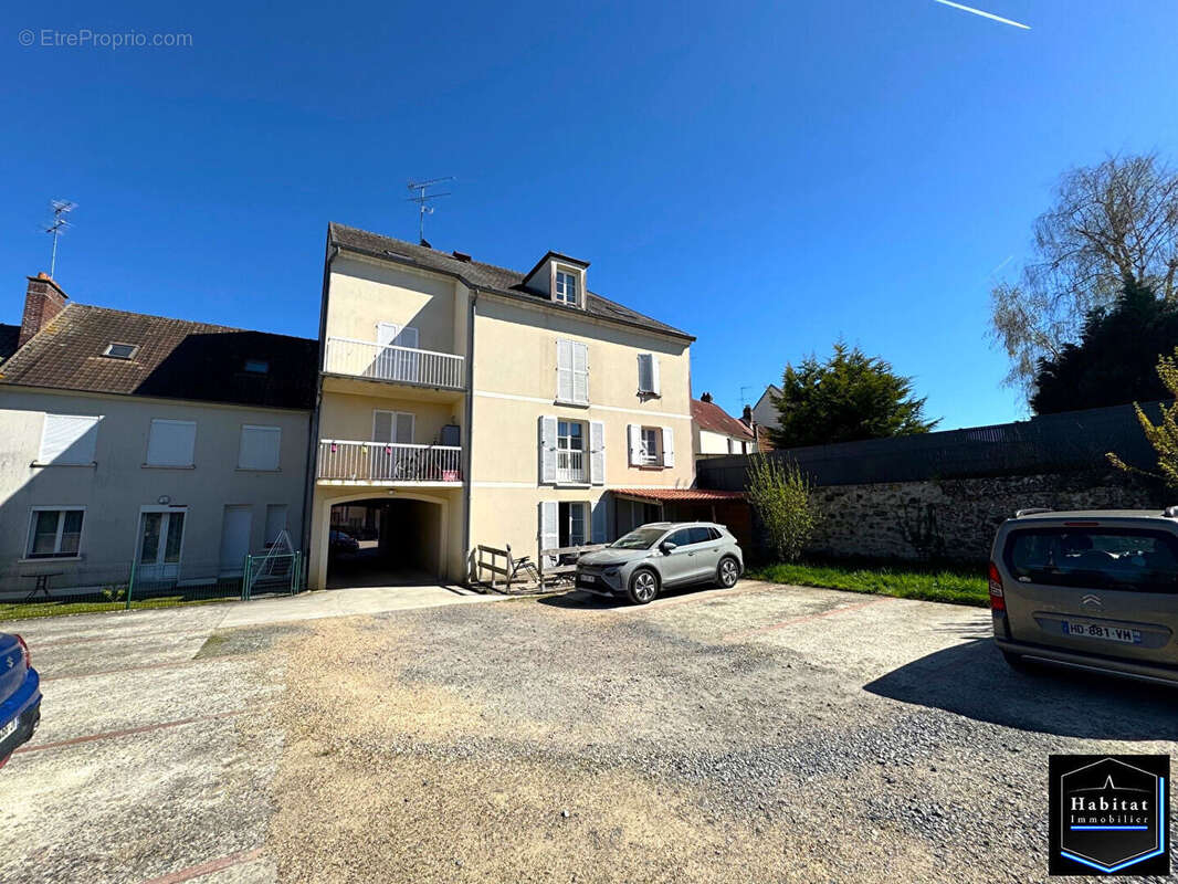 Appartement à LE PLESSIS-BELLEVILLE