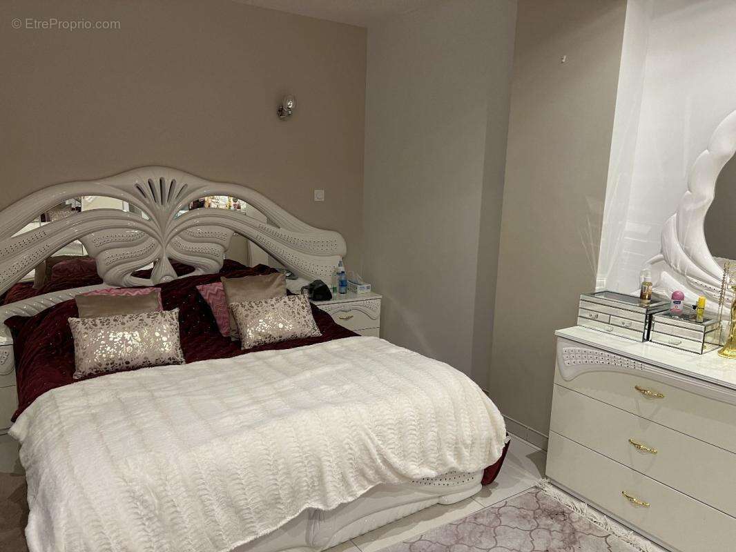 Maison à VETRAZ-MONTHOUX