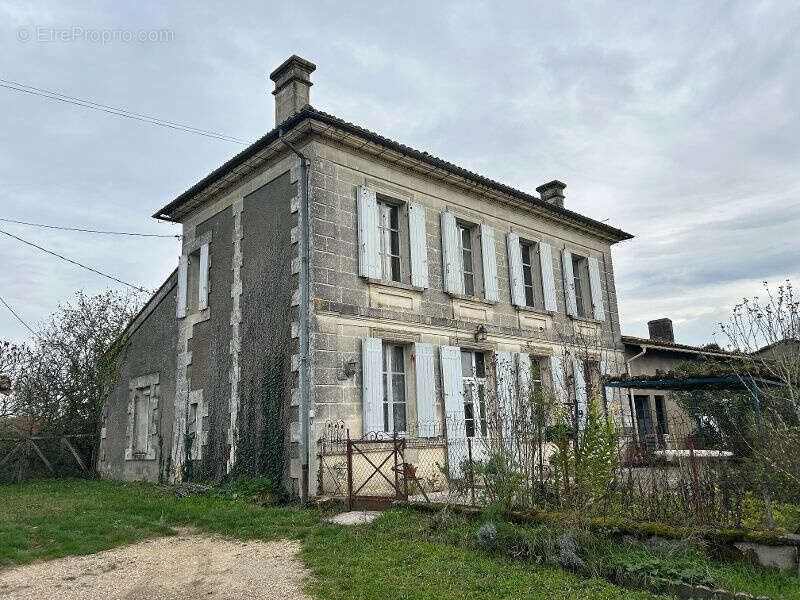 Maison à VERAC