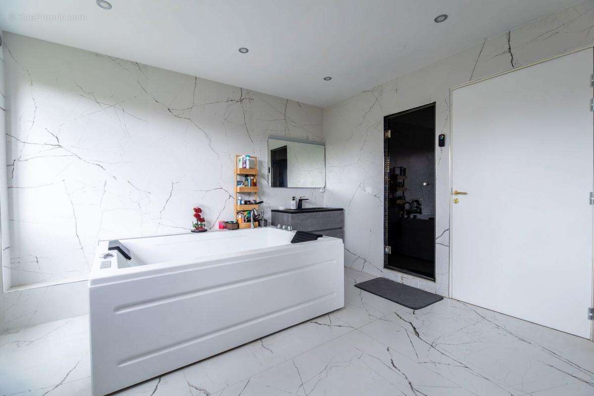 Appartement à NOISY-LE-ROI