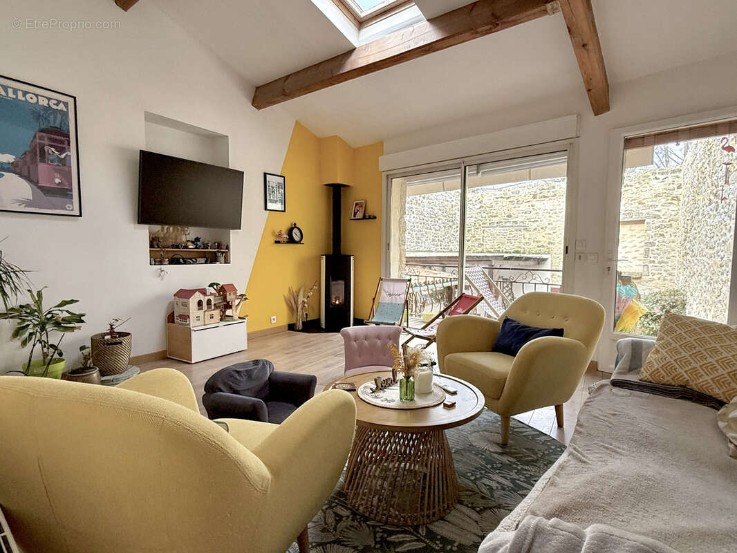 Maison de village avec garage, studio et un extérieur de 75 m2 - photo 9
