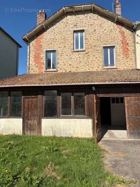 Maison à SAINT-VICTURNIEN
