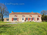 Maison à SAINT-AMAND-SUR-SEVRE