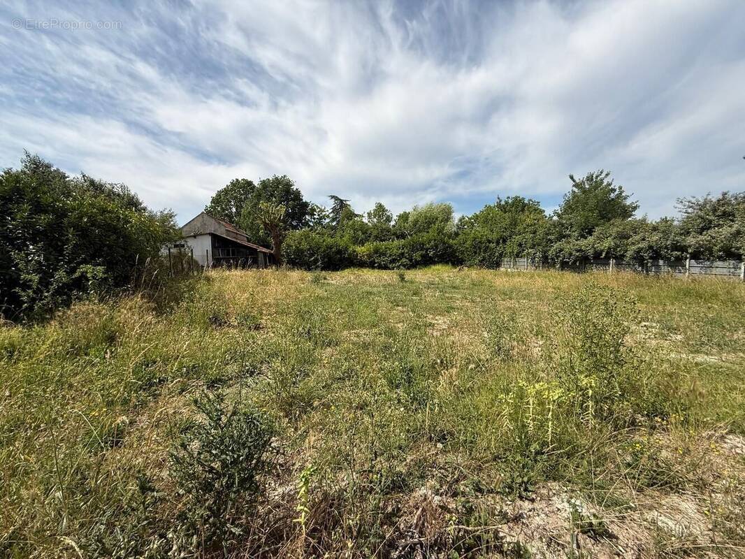 Terrain à BRETIGNY-SUR-ORGE