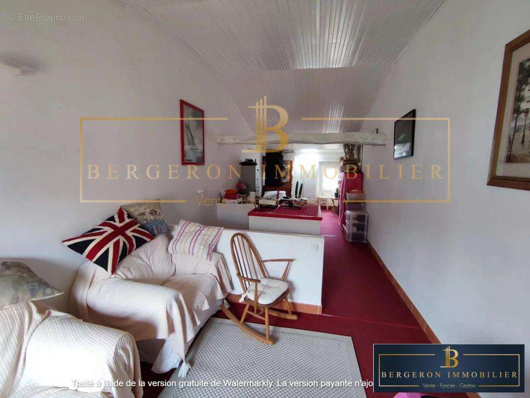 Maison à SAINT-CEZAIRE-SUR-SIAGNE