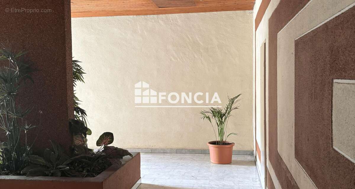 Spécial investisseur, studio avec balcon et parking - photo 3