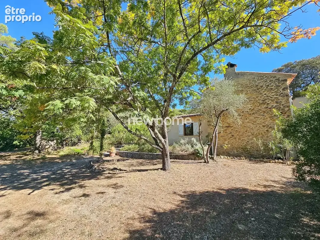Lorgues – Propriété en pierre rénovée avec piscine et vue sur les vignes - photo 29