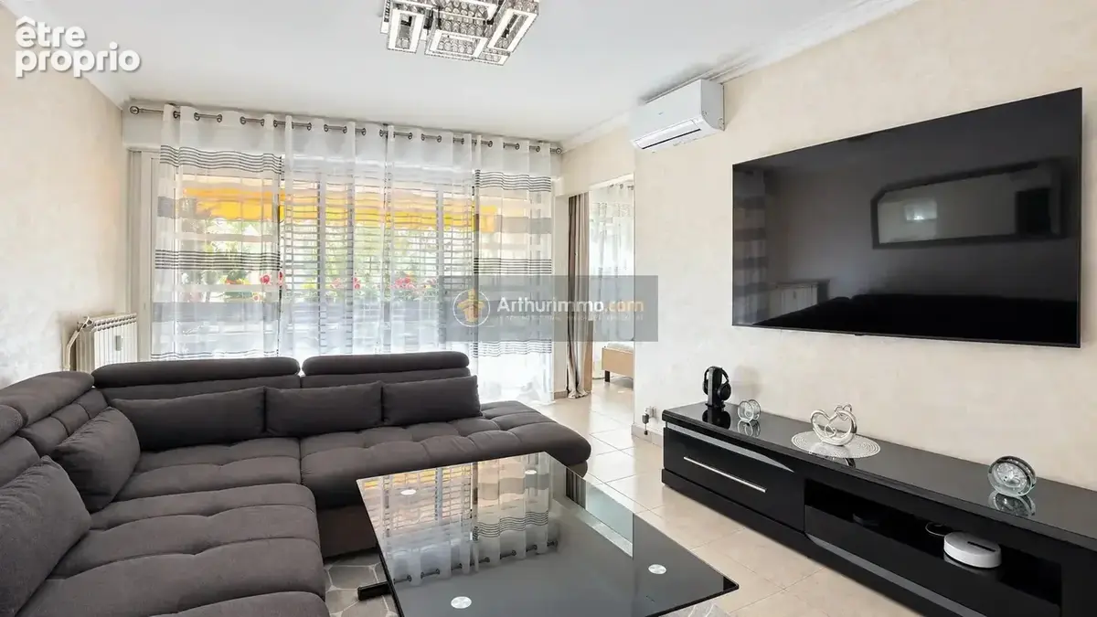 Appartement 4 pièces 77 m² à vendre à Frejus (83600) - photo 2