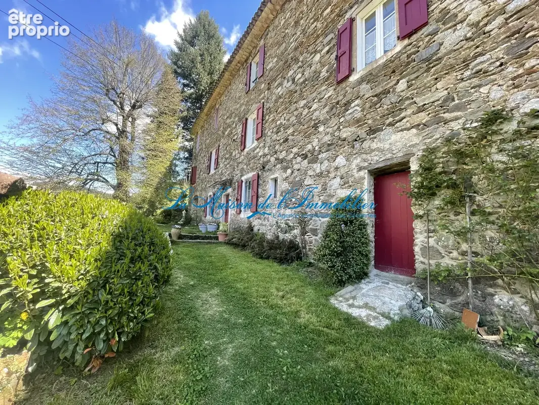 Cévennes, Très beau Mas de 16 pièces sur 32 hectares de terrain. - photo 1
