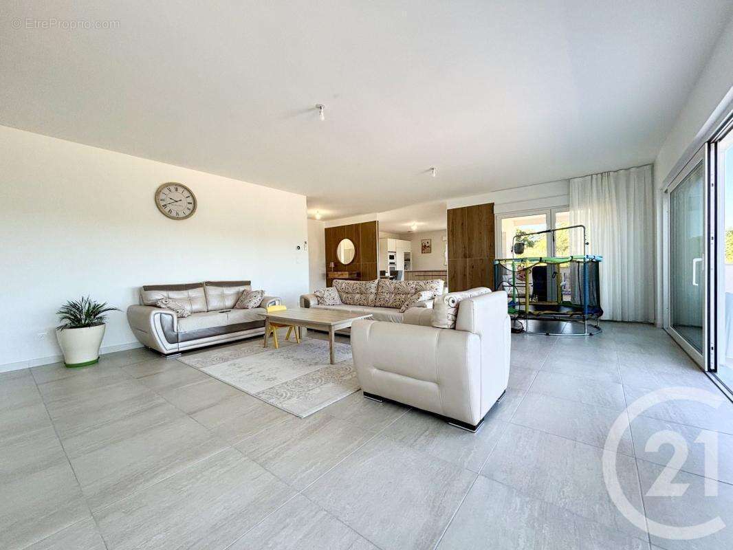 Maison 197 m² à Panazol  - photo 2