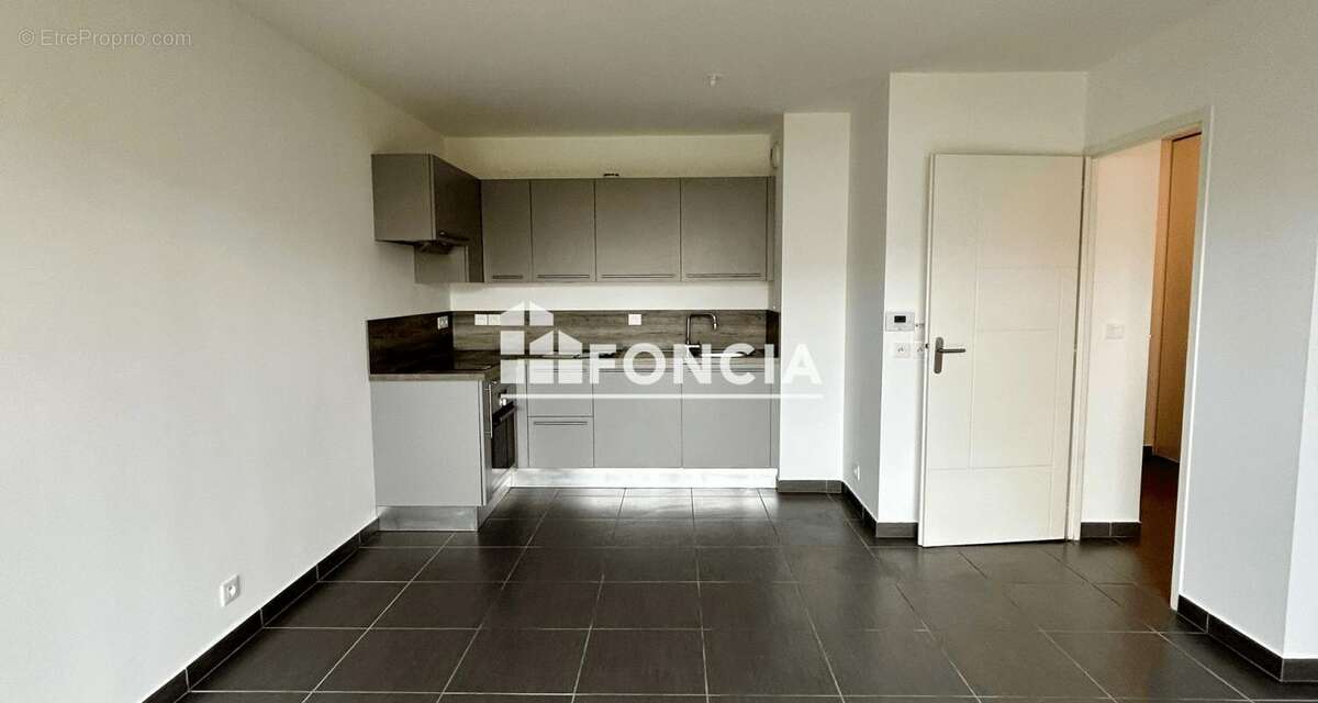 Appartement à CRANVES-SALES