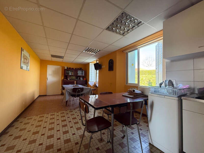 Dpt Hautes Pyrénées (65), à vendre SADOURNIN corps de ferme avec maison T6 de 125m² + grandes dépendances attenantes sur 8280 m² - photo 5