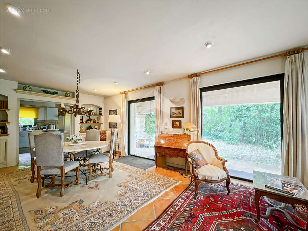 Maison à MOUANS-SARTOUX