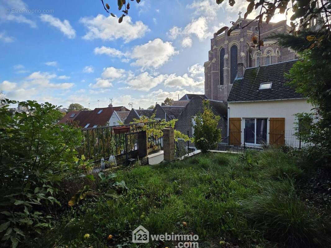Un cadre plein de charme, entre verdure et authenticité ? Ne tardez plus à venir la découvrir? cette maison est un véritable coup de c½ur à visiter sans attendre - Maison à SAINT-QUENTIN