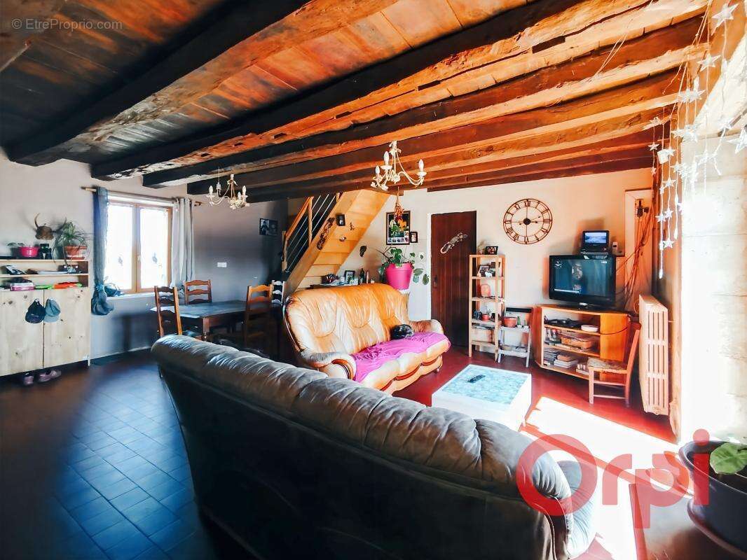 Maison à ISLE-ET-BARDAIS