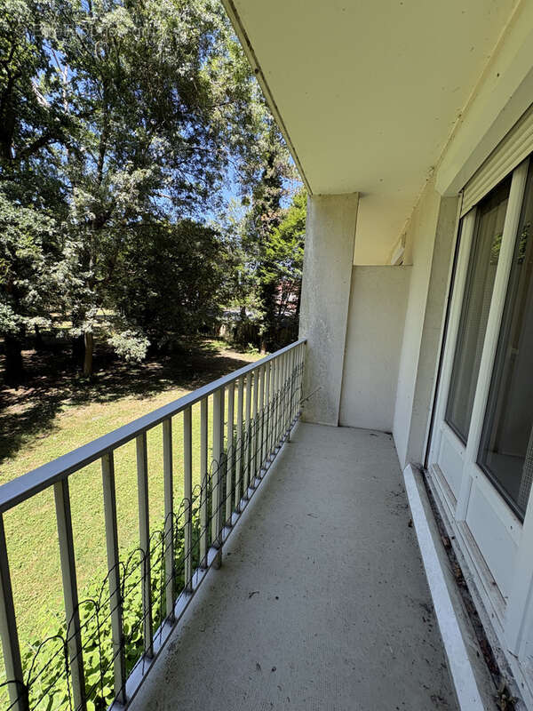 EN EXCLUSIVITÉ   Appartement avec balcon et vue dégagée sur parc   Vierzon - photo 8