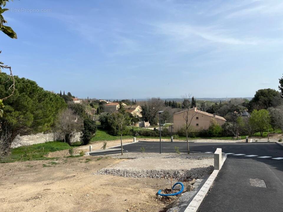 Terrain à SALON-DE-PROVENCE