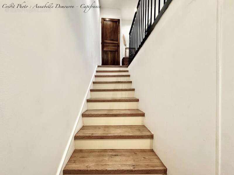 RIOM - EXCLUSIVITÉ – Maison de ville de caractère P6 entièrement rénovée avec jardin, abri et cave - photo 15