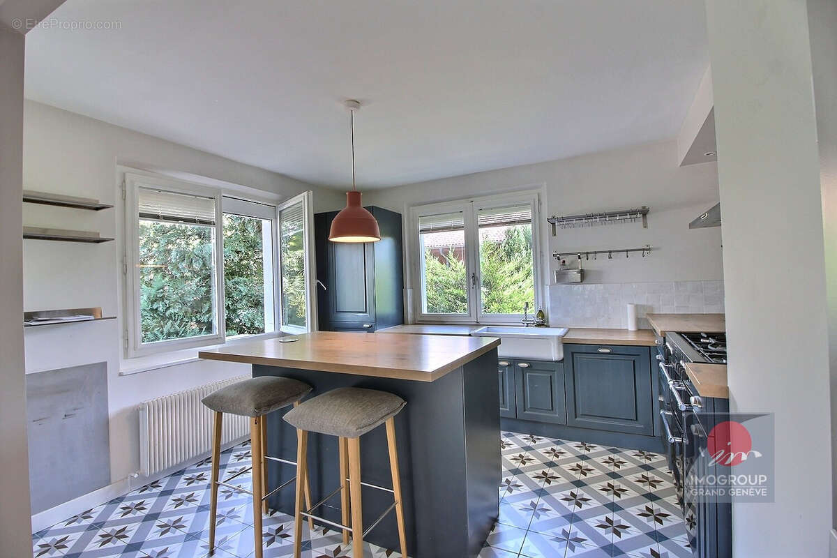 Maison à CHENS-SUR-LEMAN