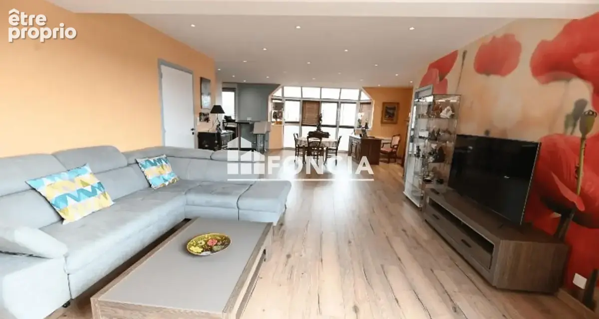 Bel appartement entièrement rénové - T4 -111m2 - photo 2
