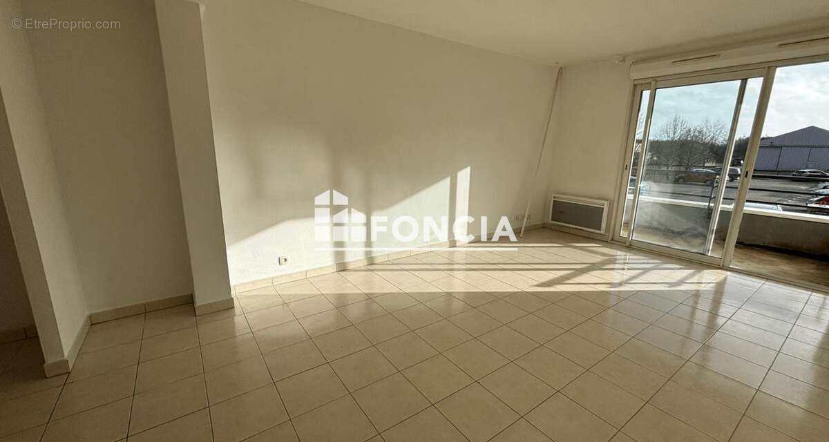 Appartement à SENE