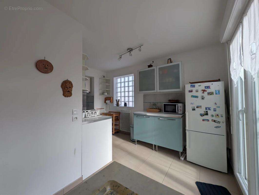 Appartement à LES CLAYES-SOUS-BOIS