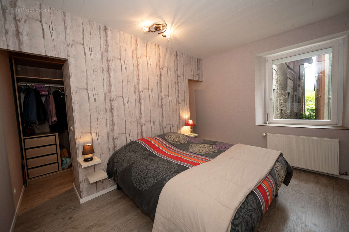 Appartement à FRASNE