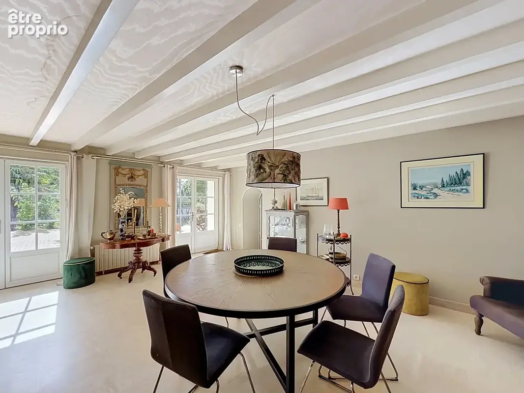 AUX PORTES D'ANGOULEME Belle maison de caractère de 280m2 habitables et sur 4000m2 de terrain clos avec piscin - photo 6