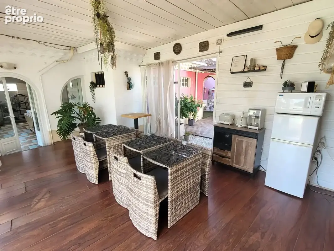 Belle propriété de 286 m² avec gîte et piscine - 10 pièces - 286 m² - photo 23