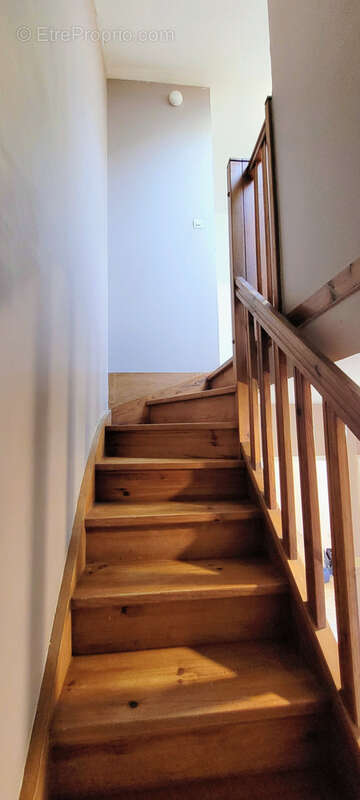 Appartement à SAINT-GENIS-LAVAL