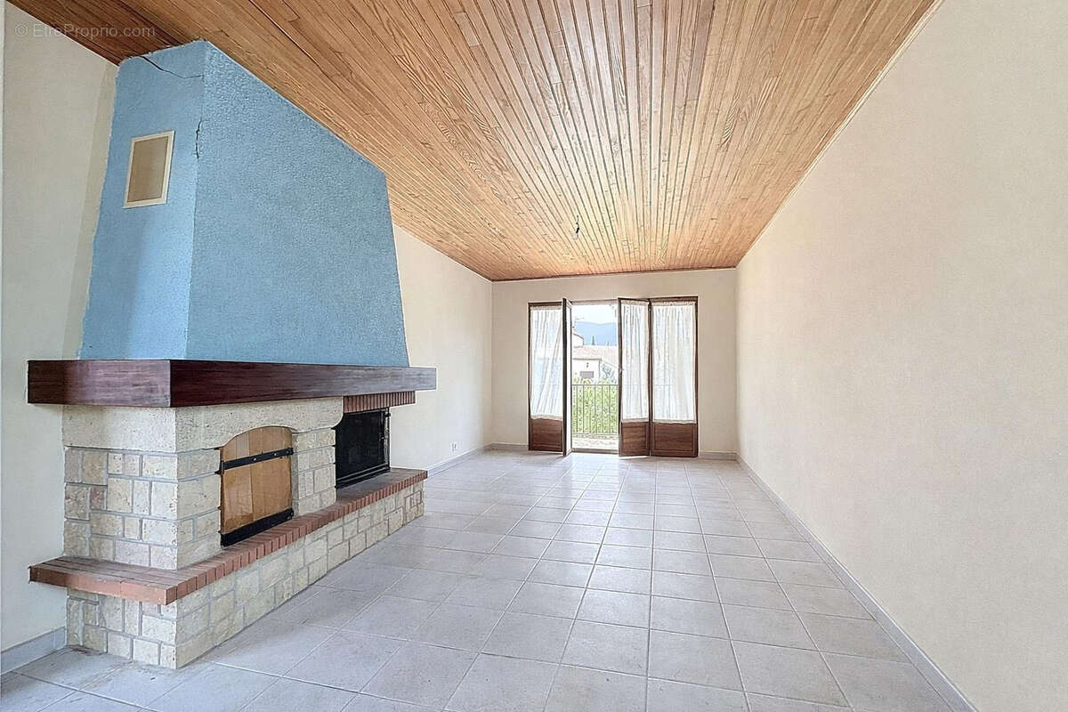 Maison à fort potentiel avec double garage à Rodès - photo 6