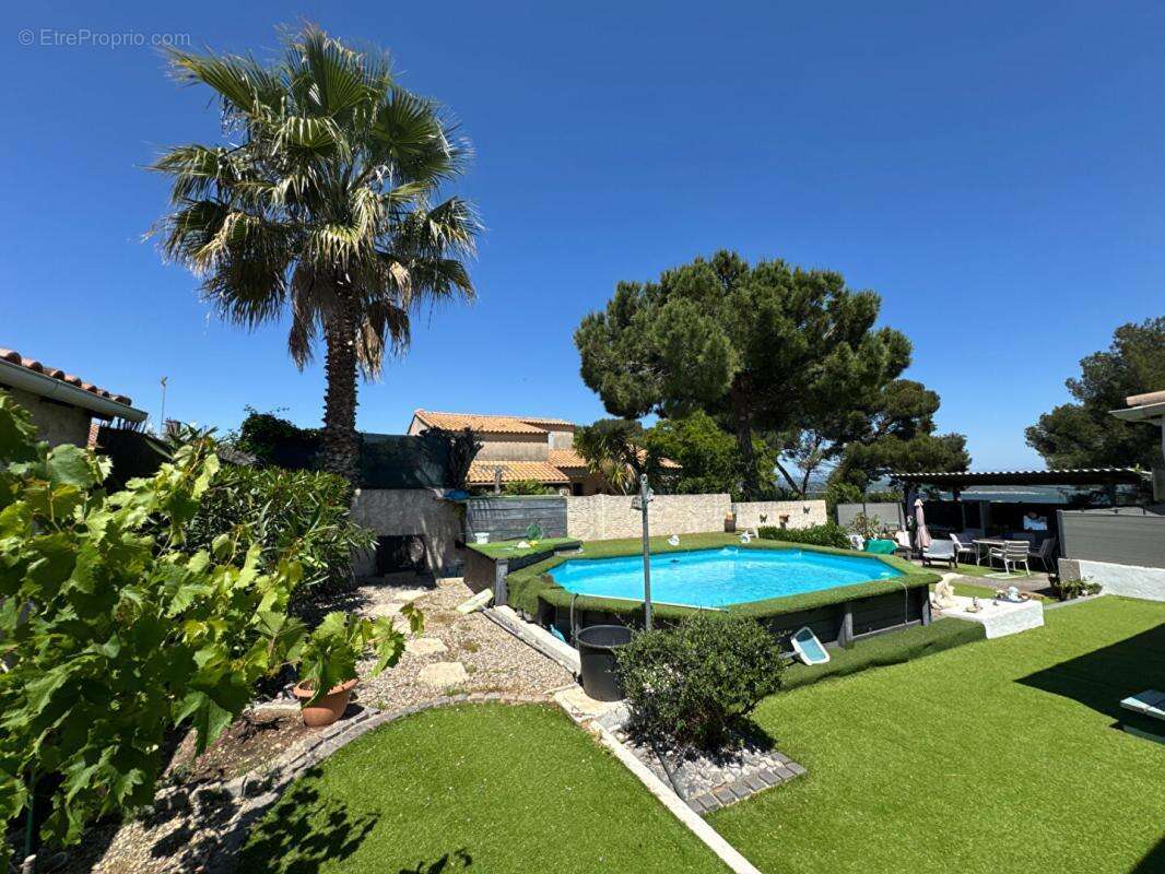 Maison à CHATEAUNEUF-LES-MARTIGUES