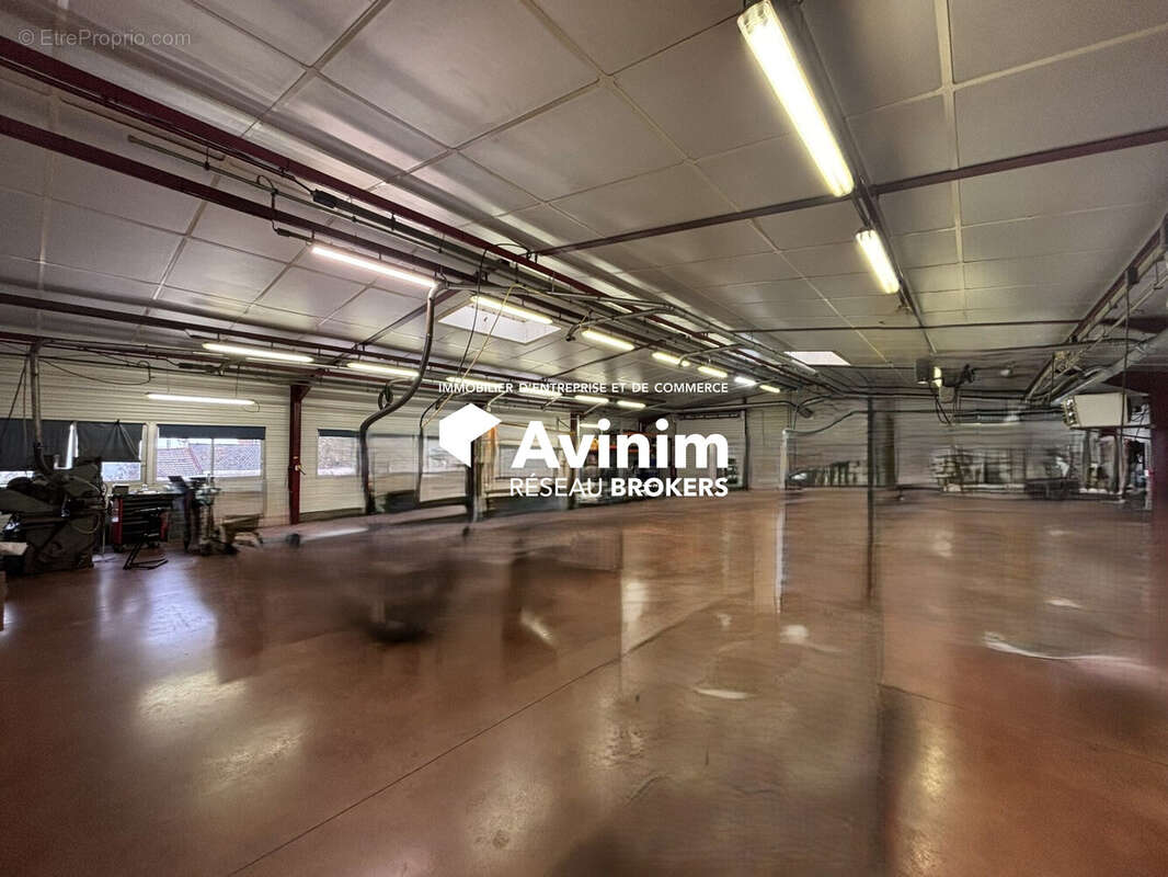 Commerce à DANNEMARIE-SUR-CRETE