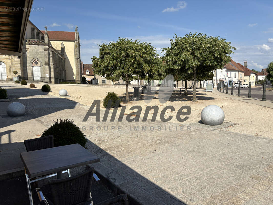 Commerce à SAULX