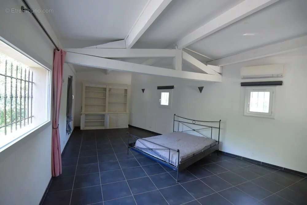 Maison à TOURRETTES