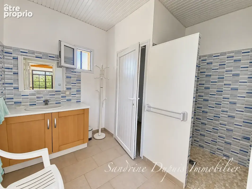 Aux portes de Saintes   Propriété de caractère avec piscine intérieure chauffée - photo 26