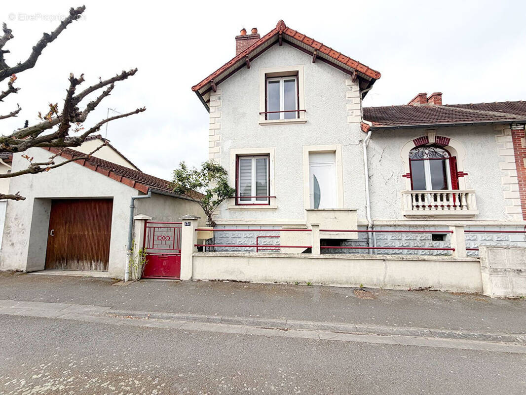 Maison à MONTLUCON