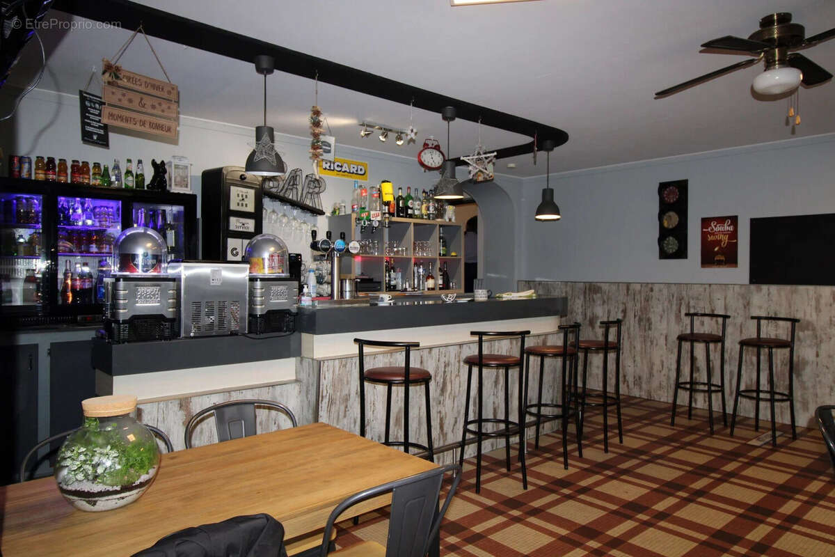 Commerce 230 m² à Lanvallay  - photo 3