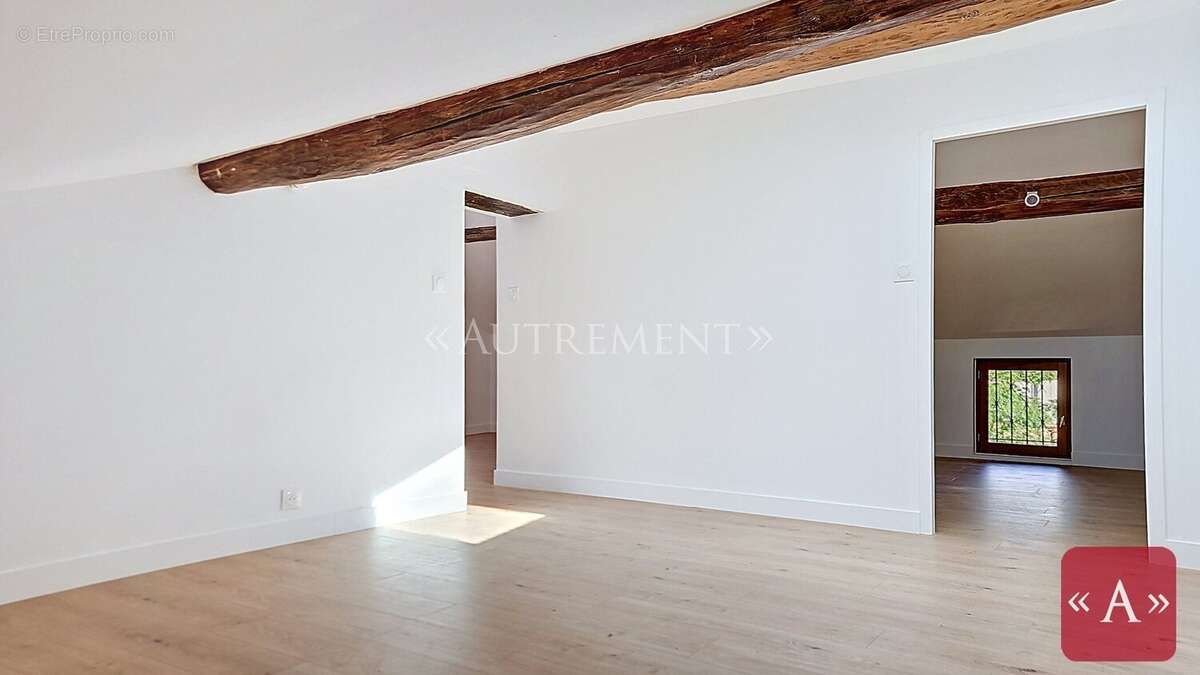 Appartement à SAINT-SULPICE