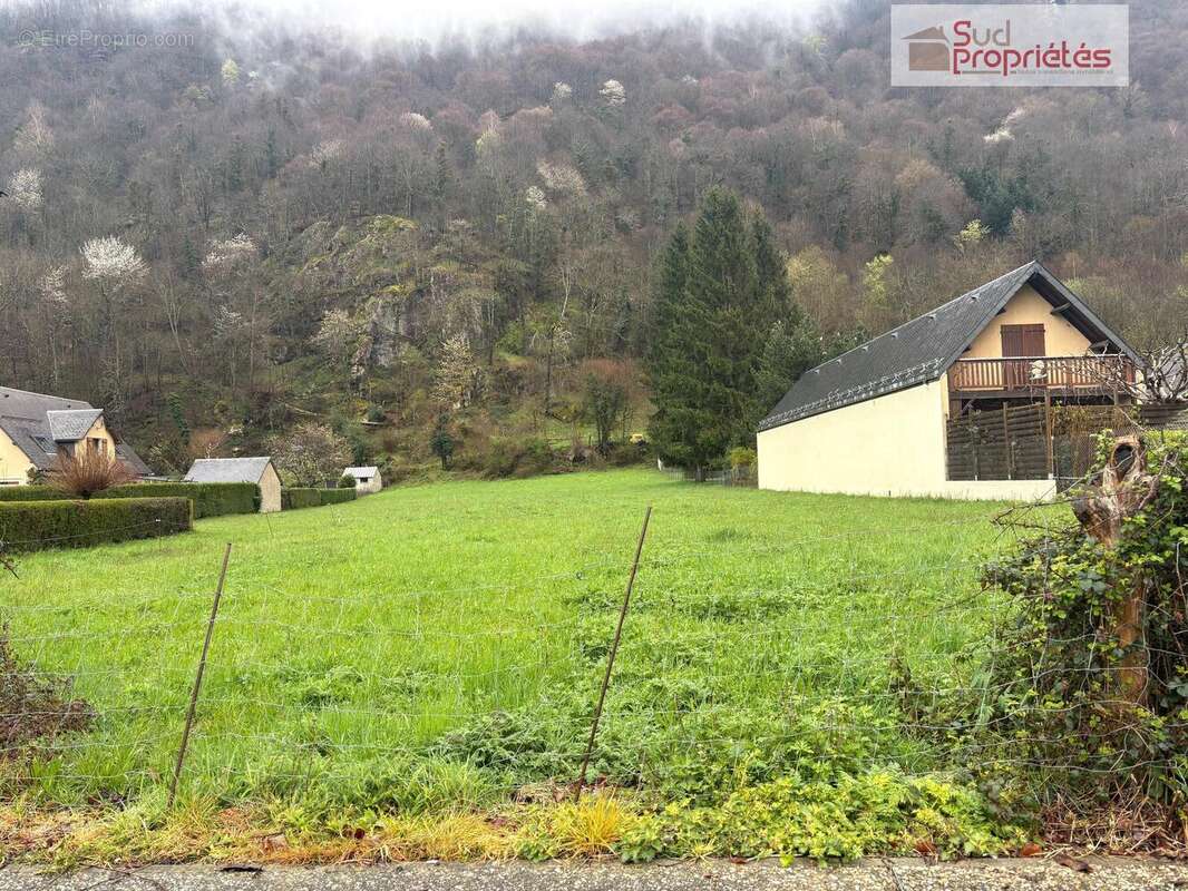 Terrain à SAINT-MAMET