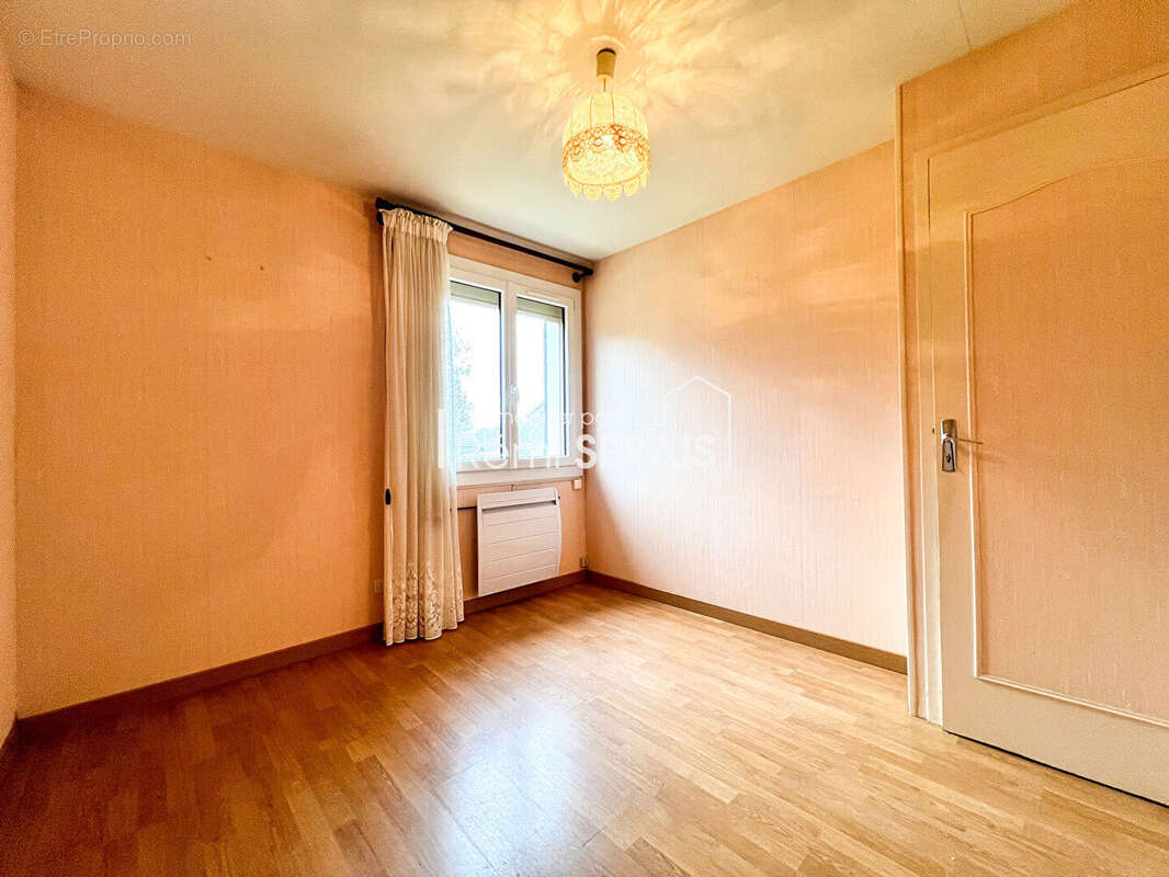 Maison à MONTMERREI