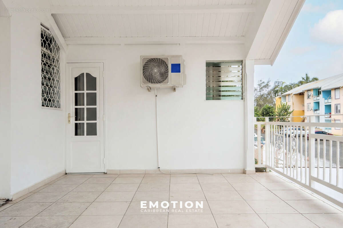 Maison à CAPESTERRE-BELLE-EAU