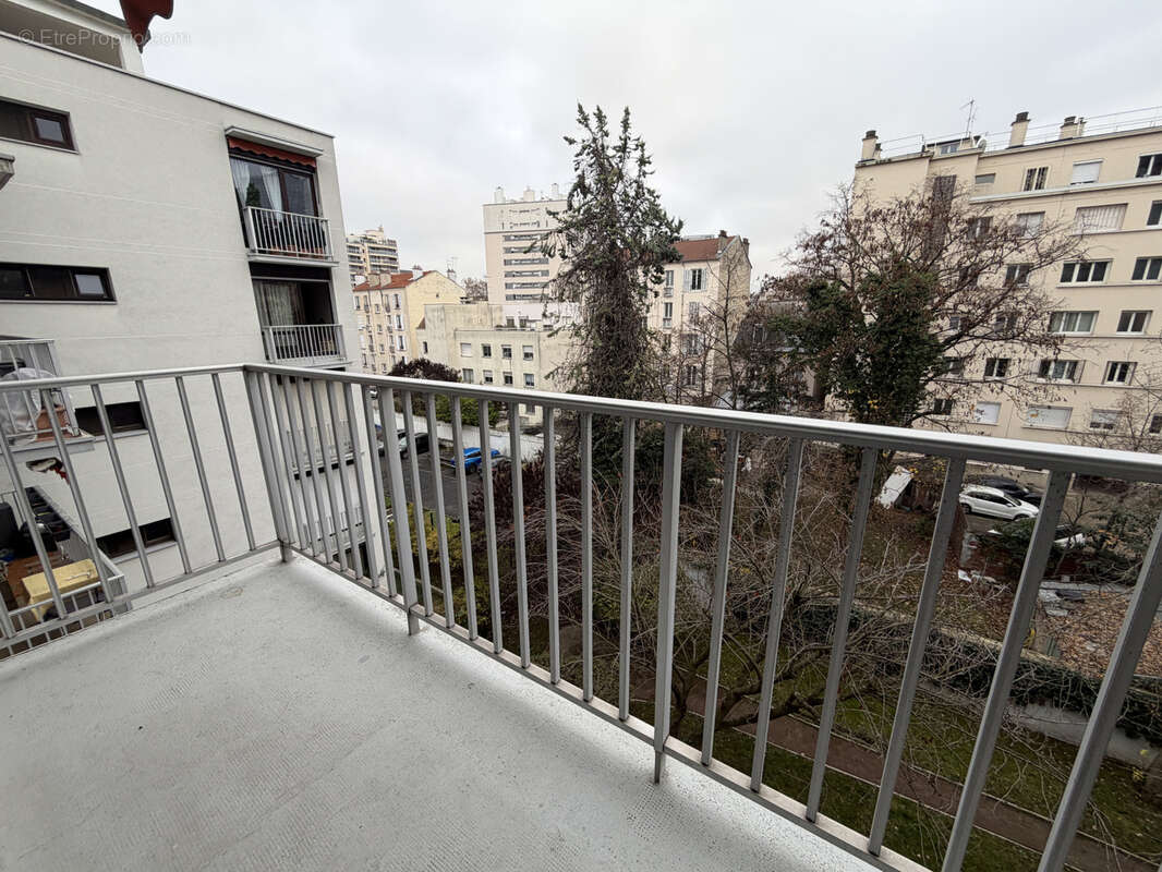 Appartement à COURBEVOIE