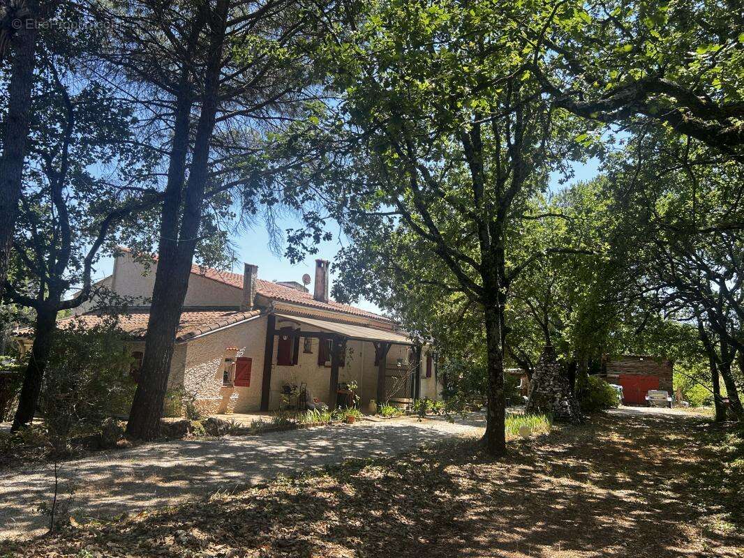 Secteur privilégié, vente villa sur 6123 m² de terrain - photo 13