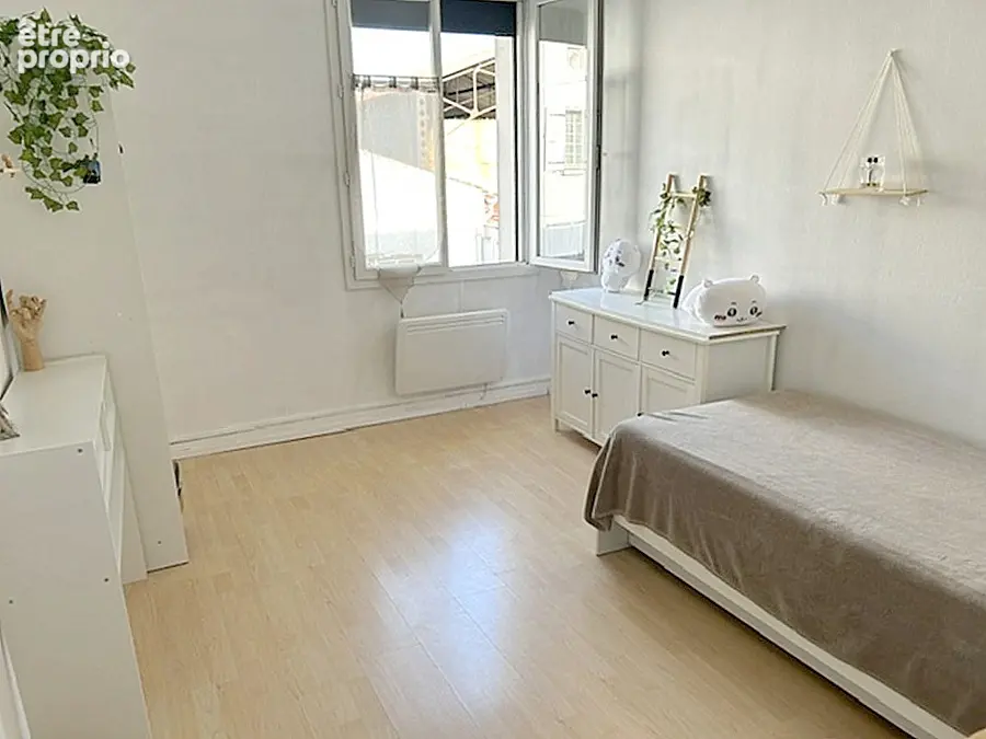 Maison familiale + LOCAL COMMERCIAL libre + dépendances et piscine - photo 8