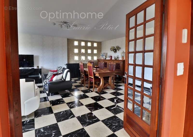 Coup de cœur - Rare à la vente ! Magnifique maison contemporaine de 225 m² avec vue sur le château - photo 5