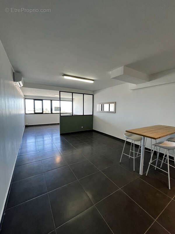 Commerce à SAINT-PIERRE