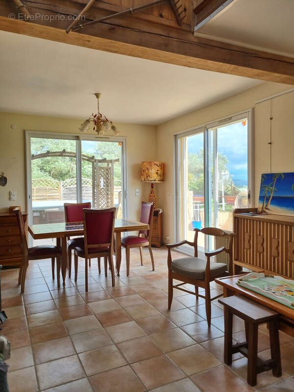 Maison à FORCALQUIER