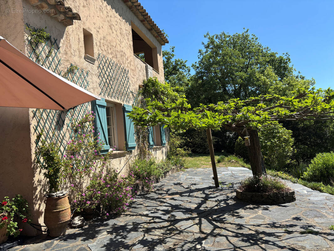 Maison à LA GARDE-FREINET