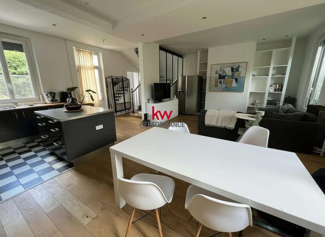 Maison 148 m² à Sarcelles  - photo 2